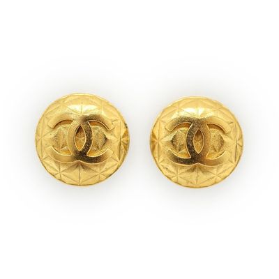 Orecchini a clip rotondi Chanel Vintage placcati oro con logo CC
