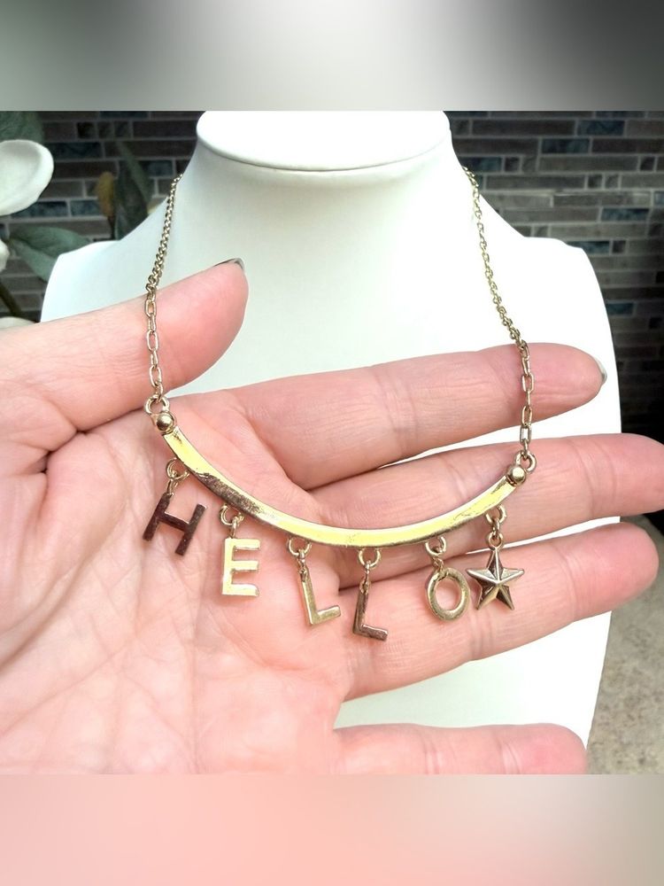 Gold-Tone Necklace With Hello Letter Charms And Star Charm imagen 1