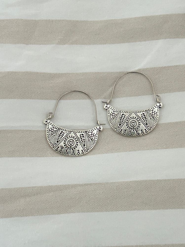 Silver-Tone Tribal Patterned Earrings 8