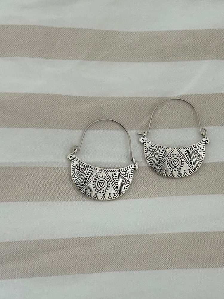 Silver-Tone Tribal Patterned Earrings 6