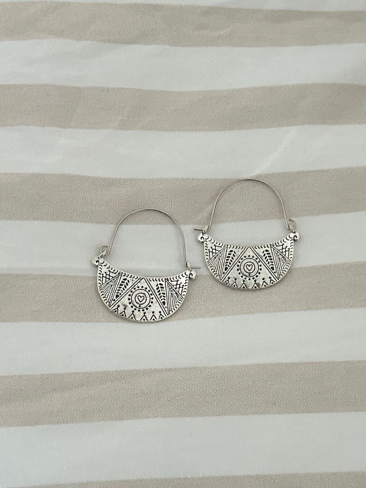 Silver-Tone Tribal Patterned Earrings 4
