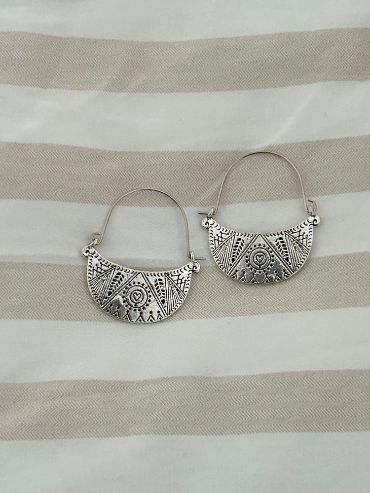 Silver-Tone Tribal Patterned Earrings 7