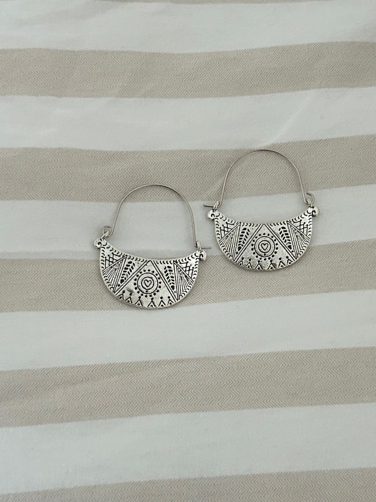 Silver-Tone Tribal Patterned Earrings 9