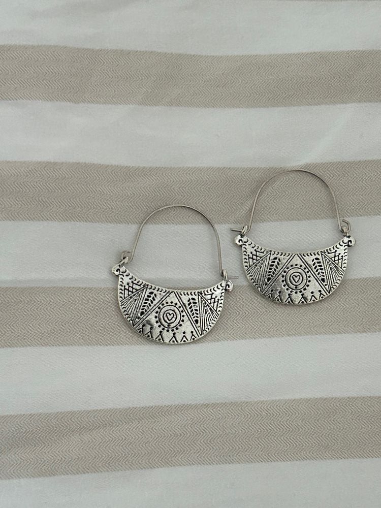 Silver-Tone Tribal Patterned Earrings 3
