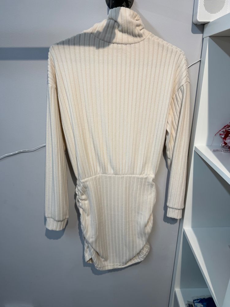Immagine di Cream Ribbed Long Sleeve Dress - Viral and trending 2