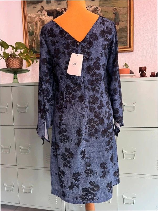 Elegant JS by Simorra Midi Dress 🪻