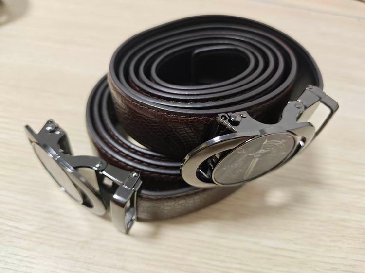 Brown Leather Belt With Metal Buckle image 1