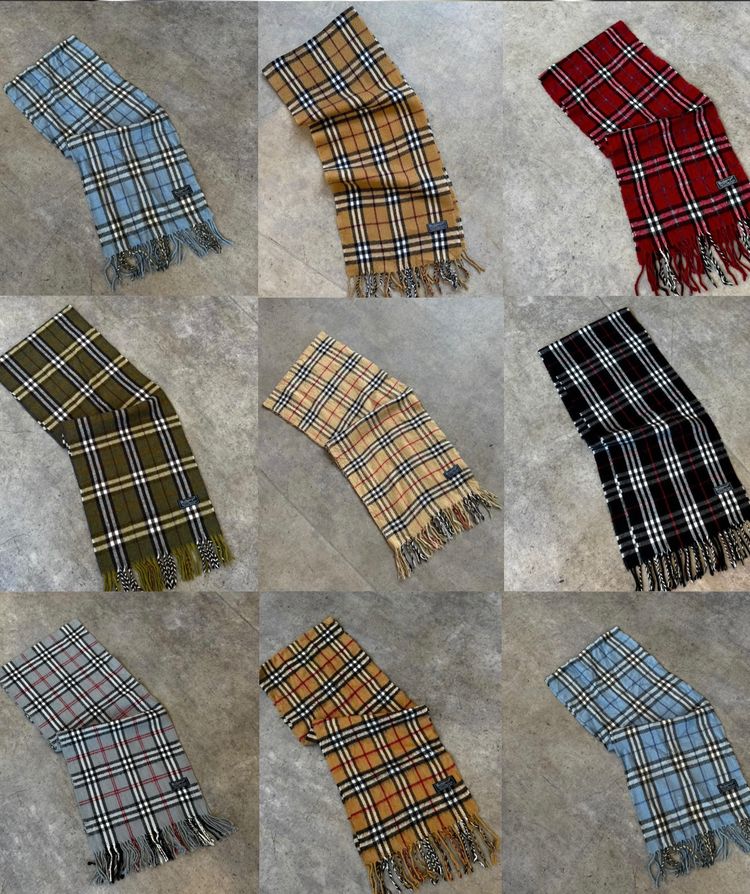 BURBERRY SCARF £420RRP (PREOWNED) - 16