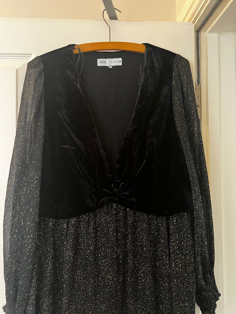 Immagine di Zara Women'S Black Velvet And Sheer Dress 2