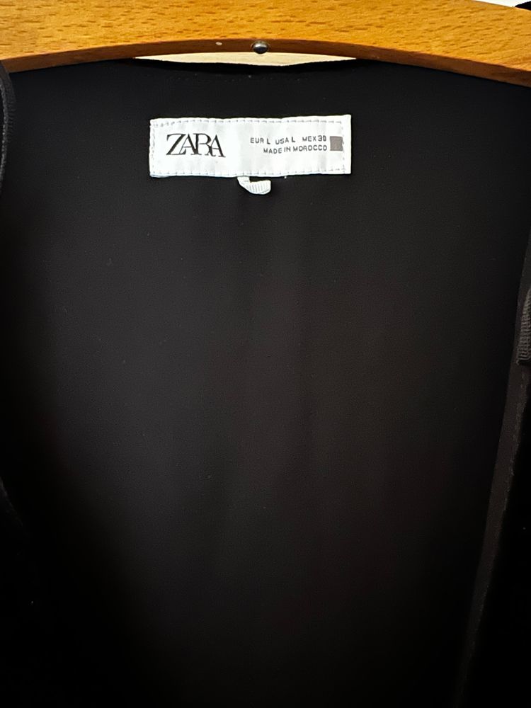 Immagine di Zara Women'S Black Velvet And Sheer Dress 3