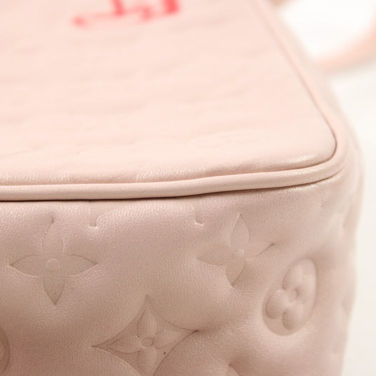 Louis Vuitton Fall In Love Sac Coeur image 12