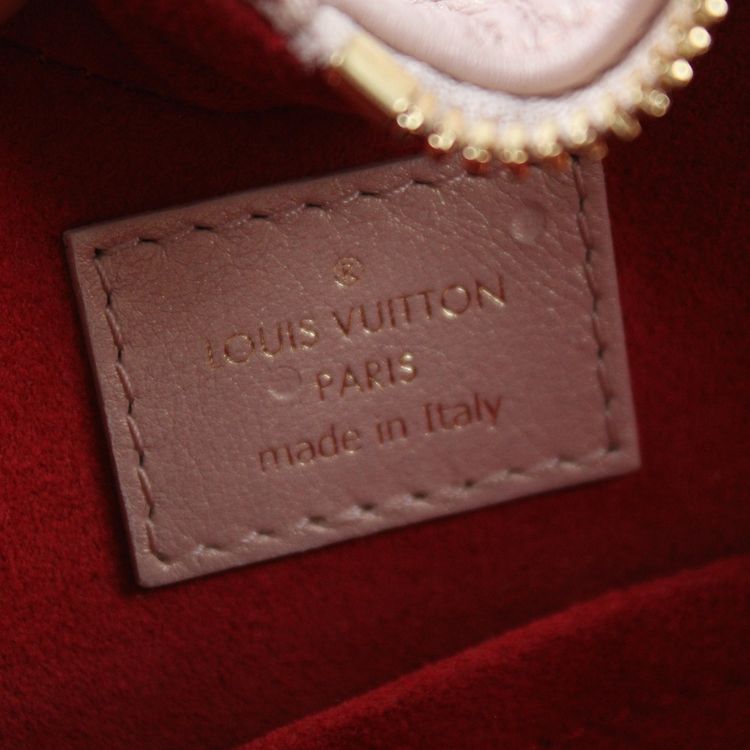 Louis Vuitton Fall In Love Sac Coeur image 11