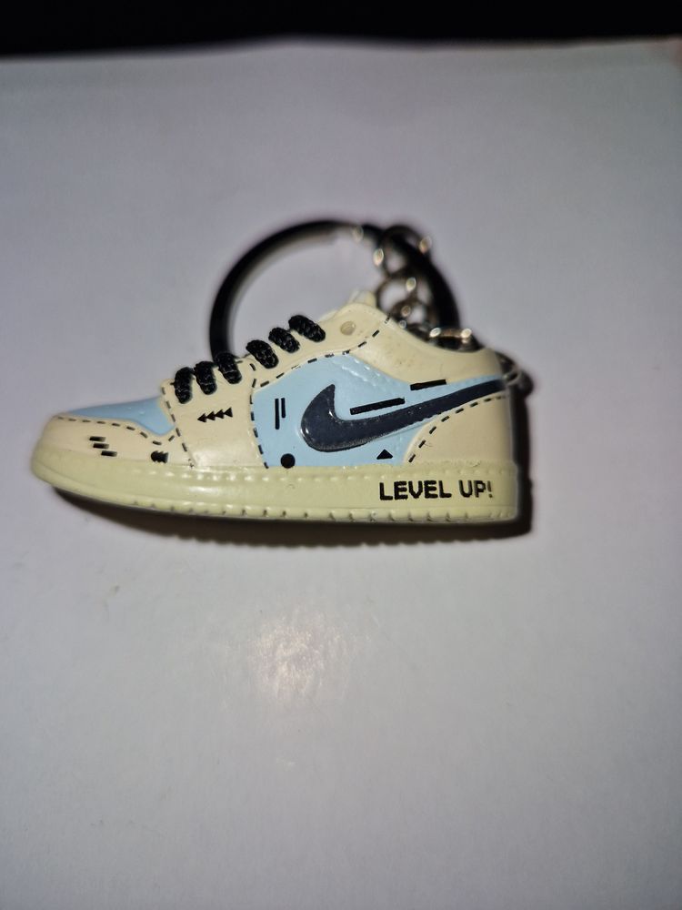 Nike Air level up Sneaker Keychain