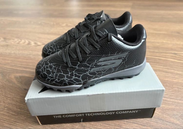 Kids Skechers Black Toddler Football Shoes uk size 9.5K obraz 3