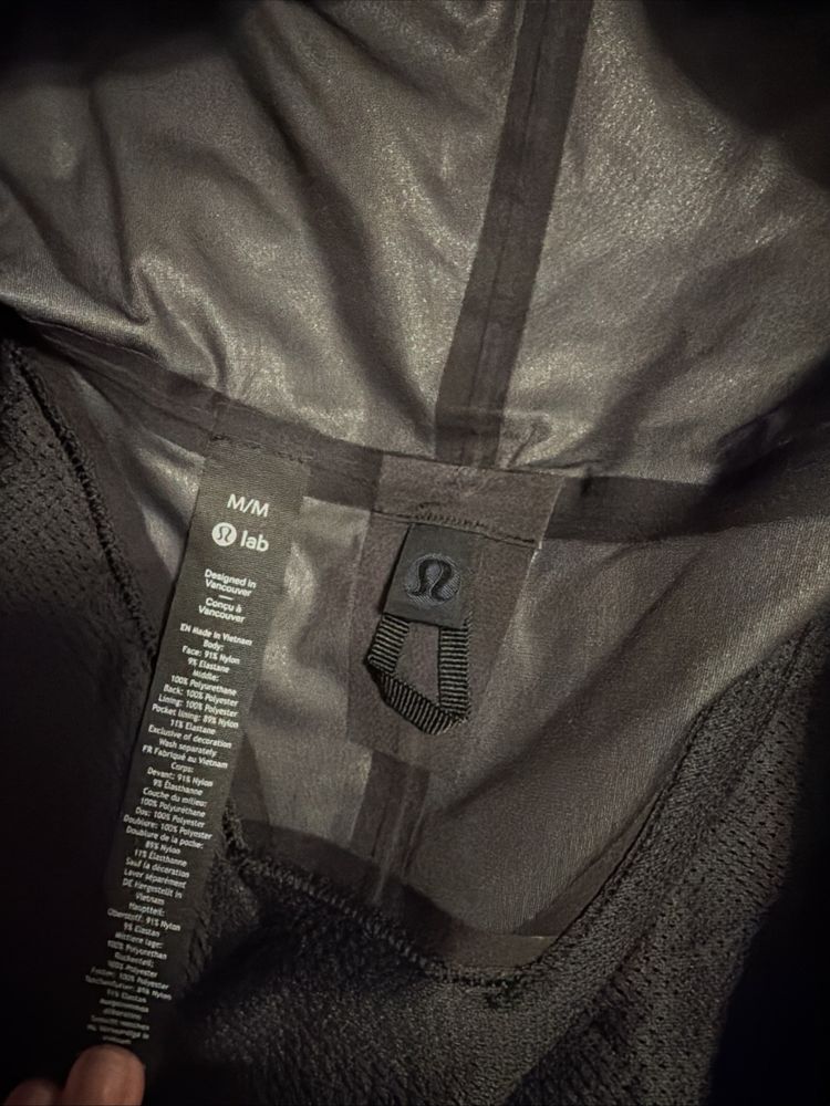 Immagine di lululemon Lab Toja Shell Coat Mac Medium RRP £298 Celestial Black Granite BNWT 5