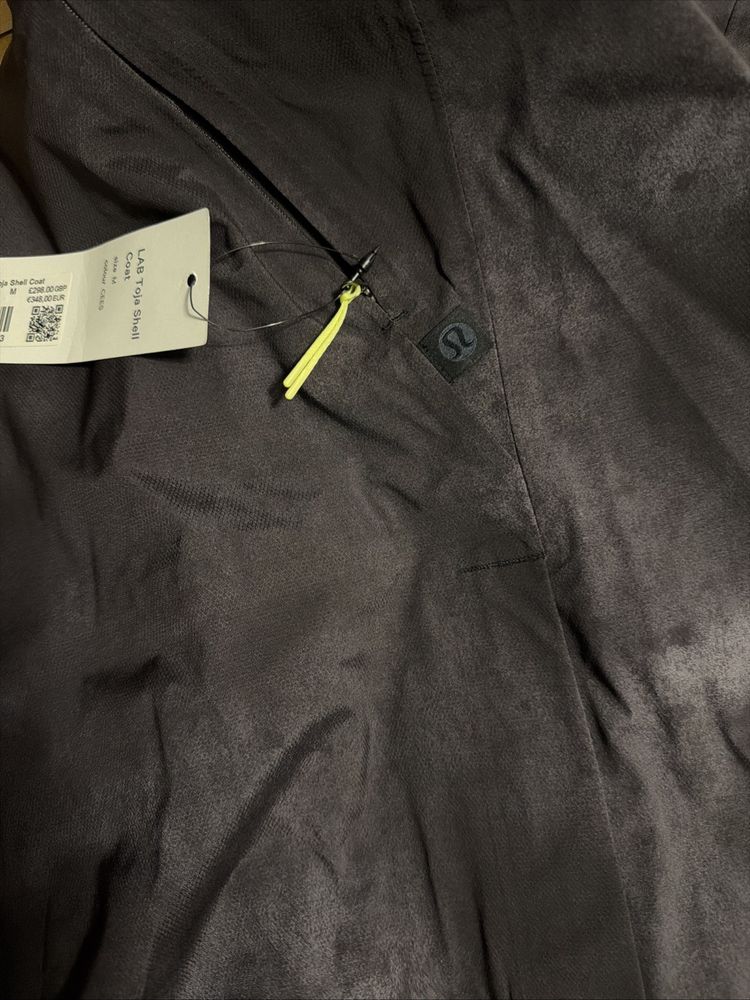 Immagine di lululemon Lab Toja Shell Coat Mac Medium RRP £298 Celestial Black Granite BNWT 7