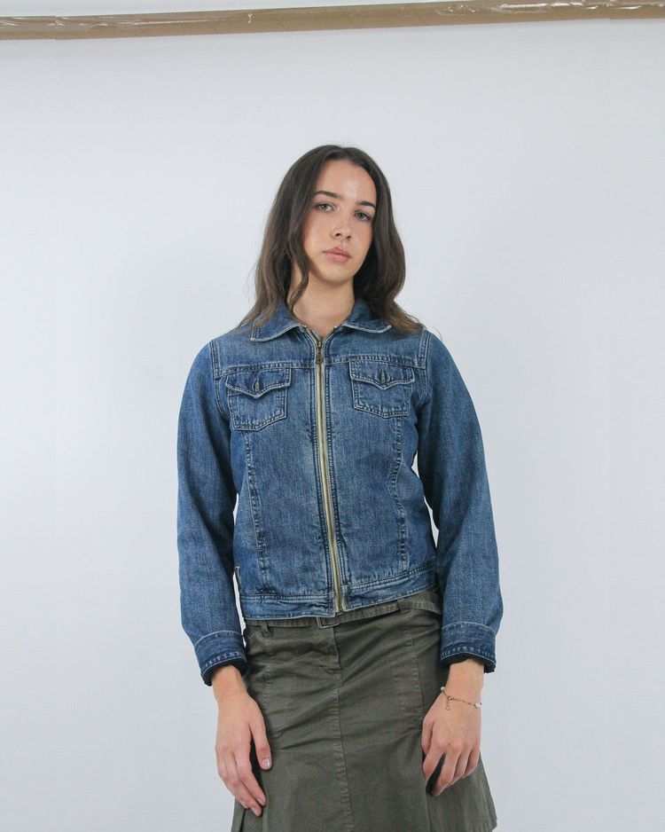 gilmore girls | medium/large mid blue fitted denim jacket image 1