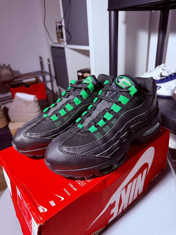 Nike Air Max 95 OG Black Green Shock - Size 6 - Brand New Half Box