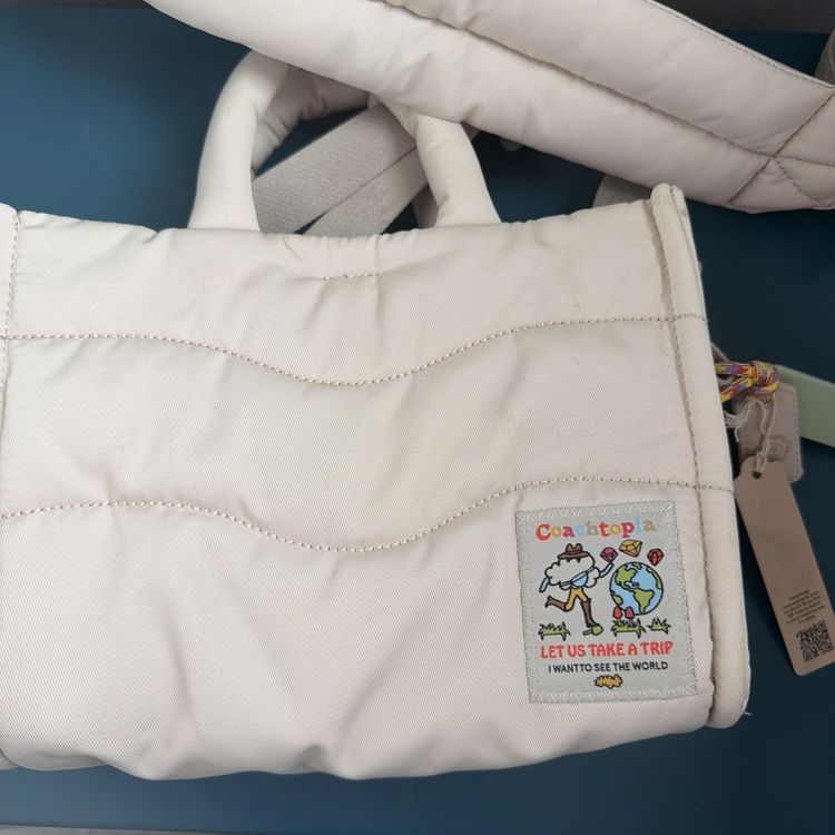 Immagine di Coach Coachtopia Loop Mini Tote Beige BNWT 1