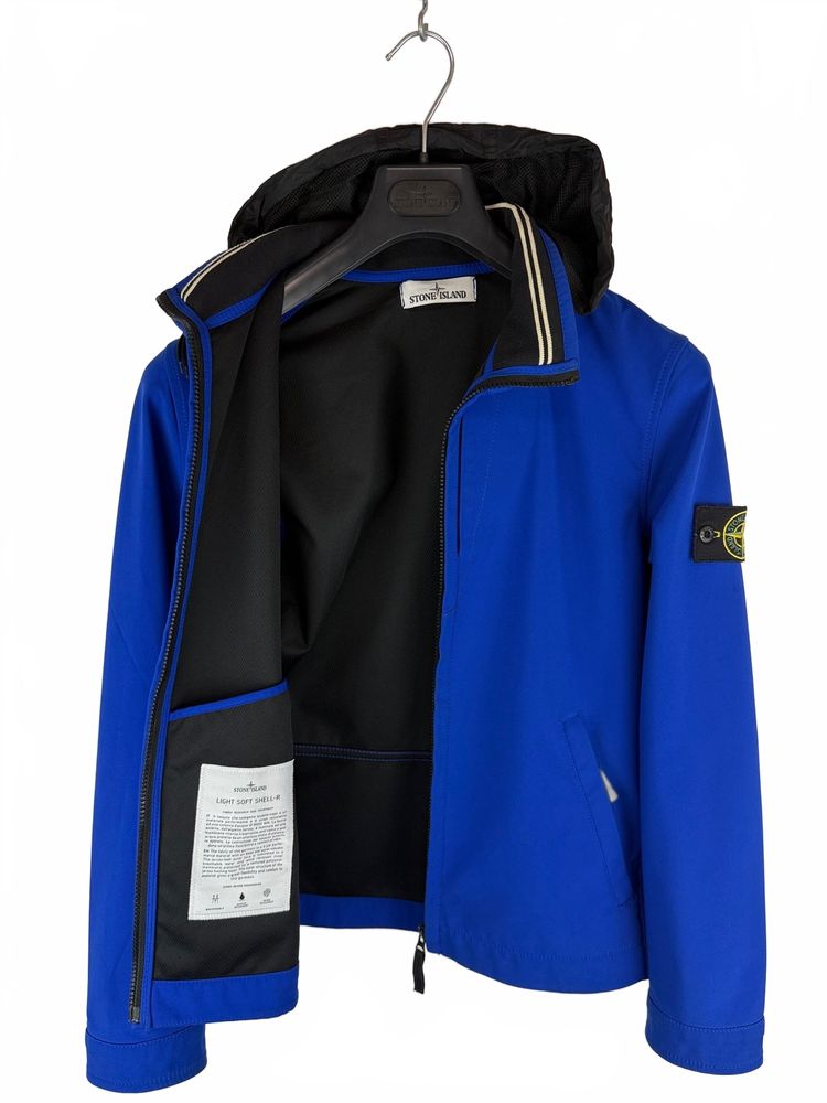 Giacca Light Soft Shell-R blu con zip e cappuccio Stone Island - Taglia S