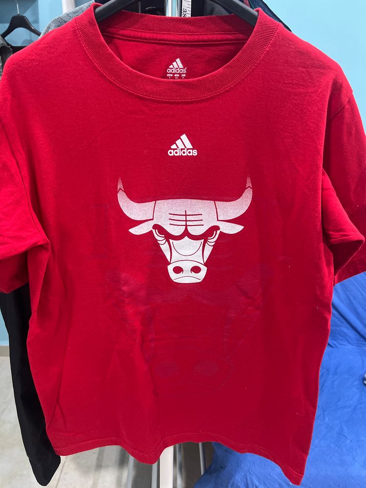 Adidas Red T-Shirt With Chicago Bulls Logo