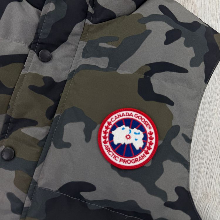 Canada Goose Men’s Camo Bodywarmer - Small 6