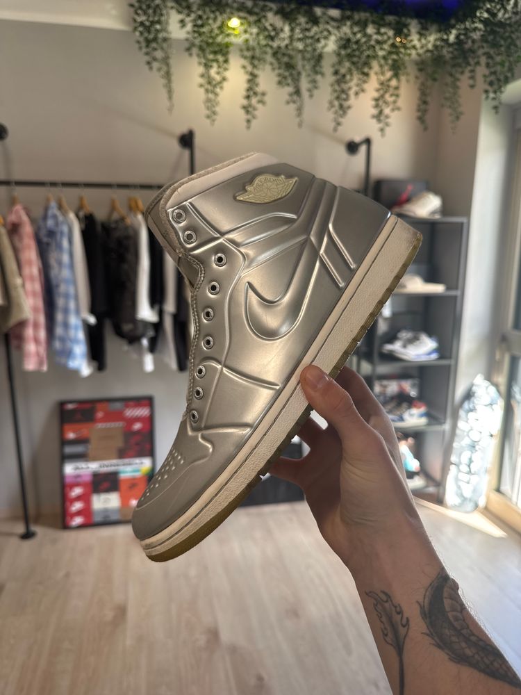Jordan 1 Silver 2010