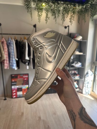 Jordan 1 Silver 2010