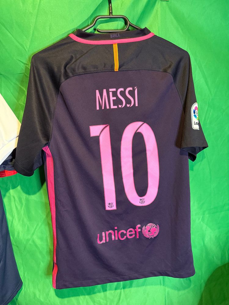 Barcelona 2016 Away Messi (Small)