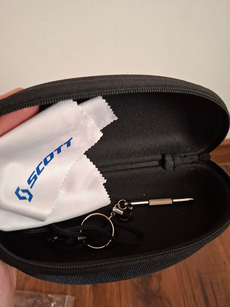 Scott Sports Sunglasses With Case And Accessories 3