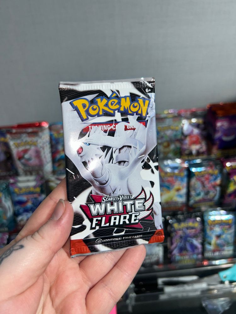 Pokémon Trading Card Game Scarlet & Violet White Flare Booster Pack