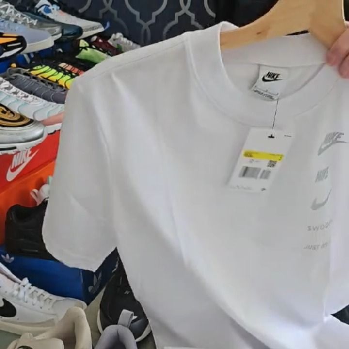 Nike Nike T-Shirt - Standard Issue - White/gry S
 product image