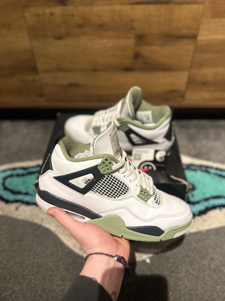 Nike Air Jordan 4 “Seafoam” U.K. 9.5