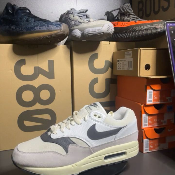 Nike Air Max 1 size 10 product image