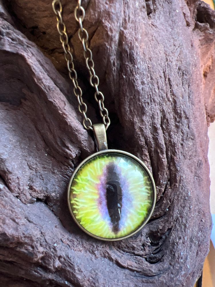 Lord of the Rings glass necklace Eye Design Pendant Necklace