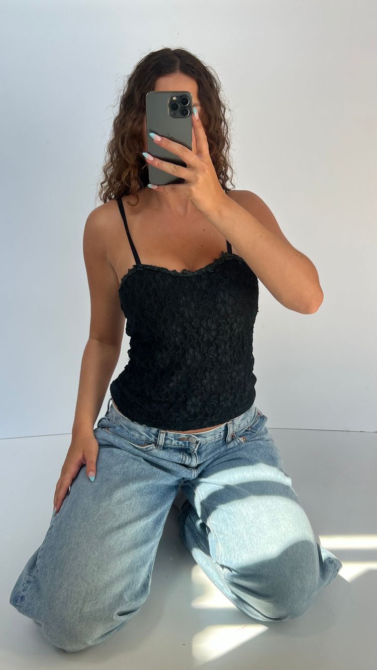 00s black lace cami- size S image 3