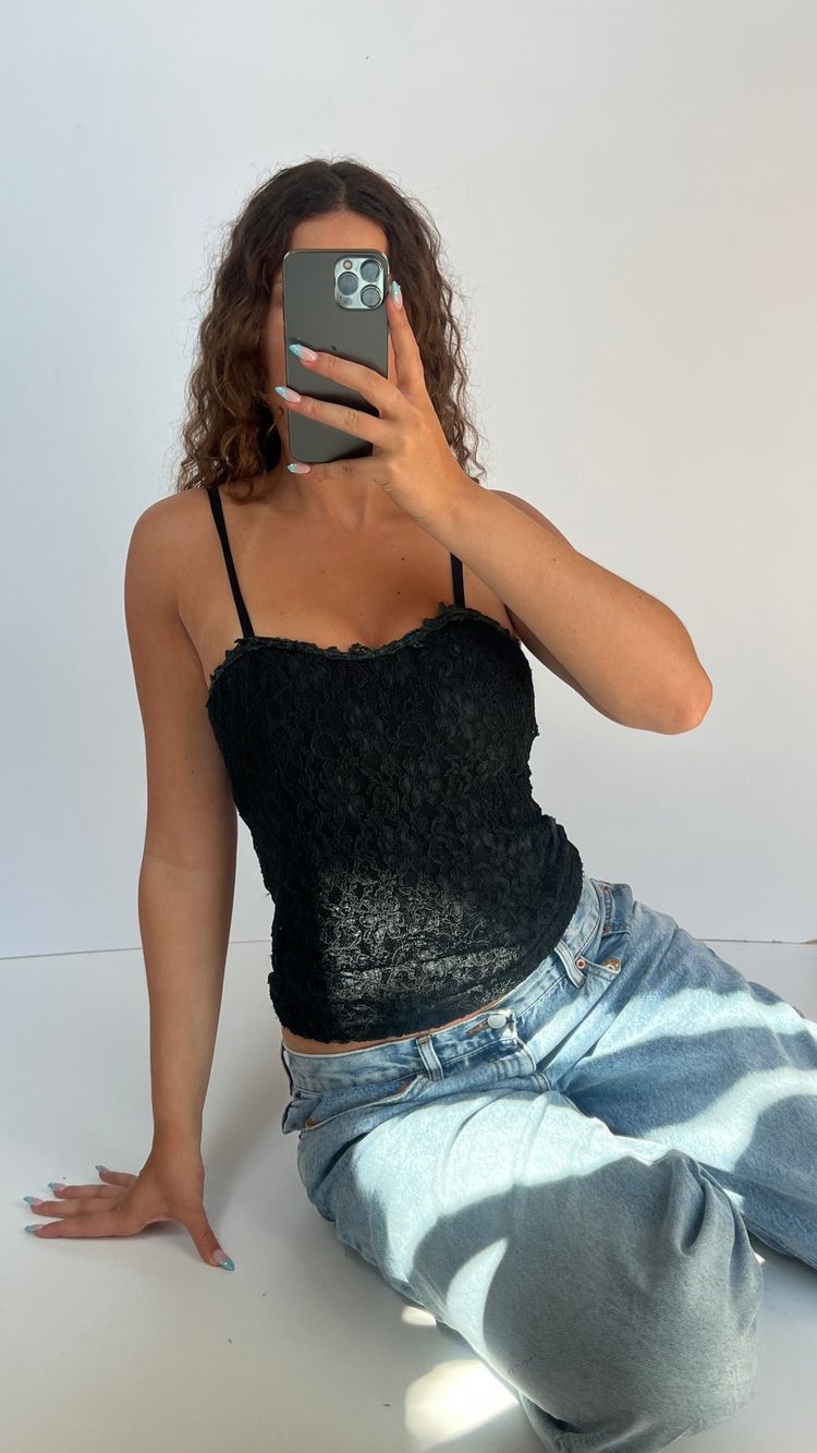 00s black lace cami- size S image 1