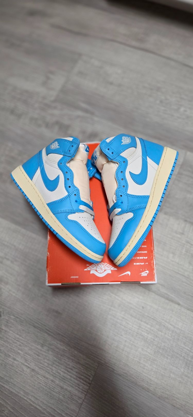 Nike Jordan 1 UNC  product image
