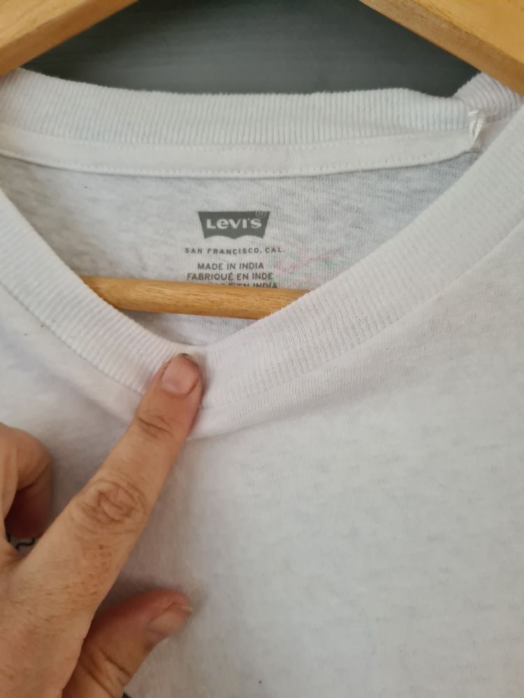 levis tshirt  3