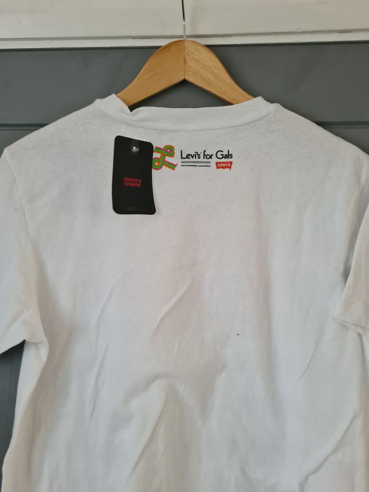 levis tshirt  2