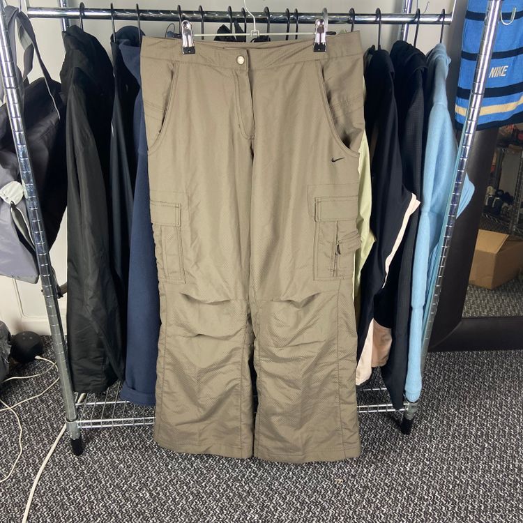 uppernostril Nike 2000’s wide leg brown cargo bottoms (S) wms product image