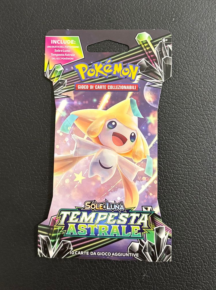 Pokémon Pokémon Sole & Luna Tempesta Astrale Trading Card Game Booster Pack product image