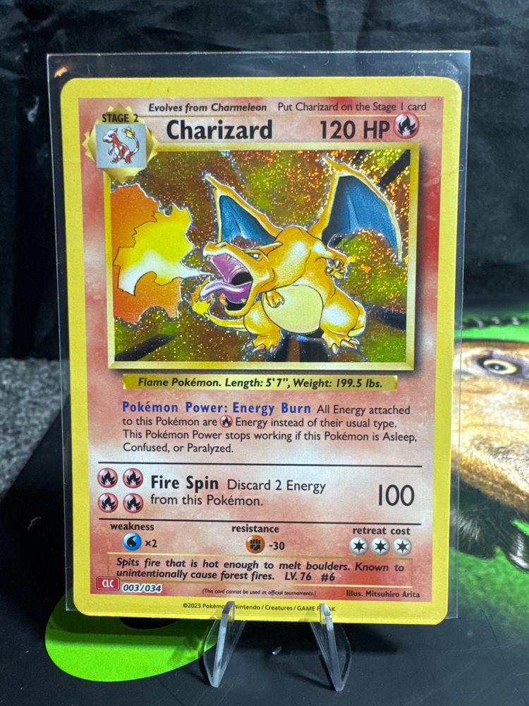 Charizard Pokémon Card