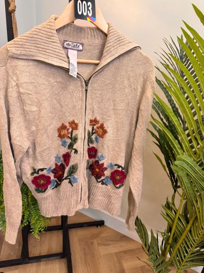 003 Beige Zip-Up Cardigan With Floral Embroidery