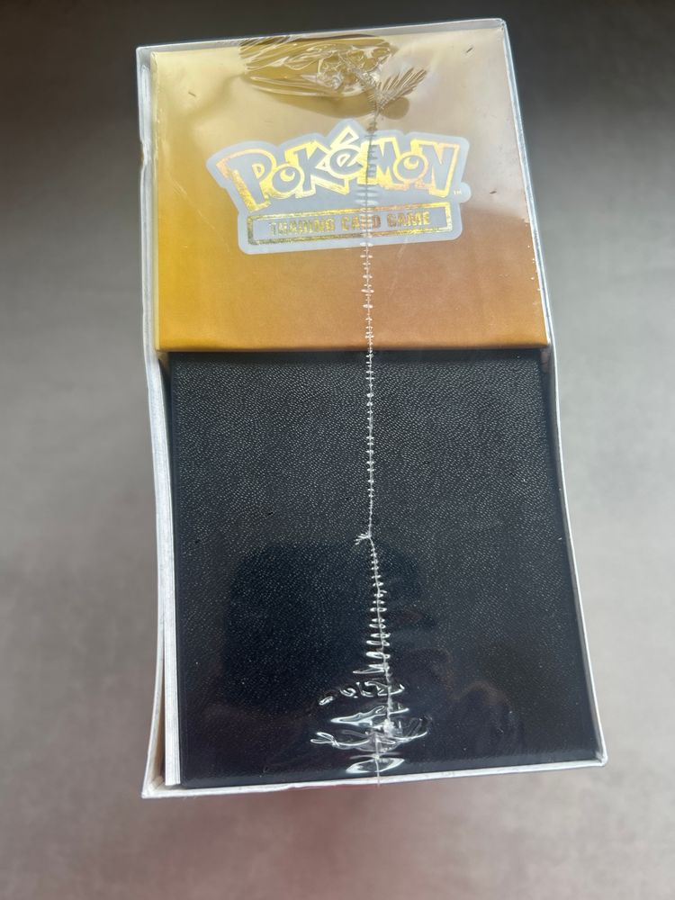 Immagine di Pokémon Trading Card Game Elite Trainer Box 30Th Celebration 2