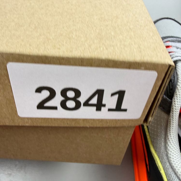 Nike Air Max 90 Size UK 9 Light Smoke Grey Hyper Crimson Orange Men's DM0029-018 image 10