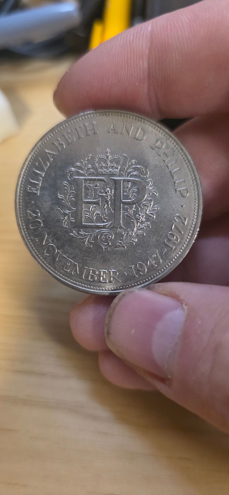 Immagine di £3). 1972 commemorative coin Royal mint  1