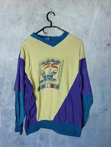 Other Color Block Long Sleeve Sweatshirt With Graphic Print - Size  L product image