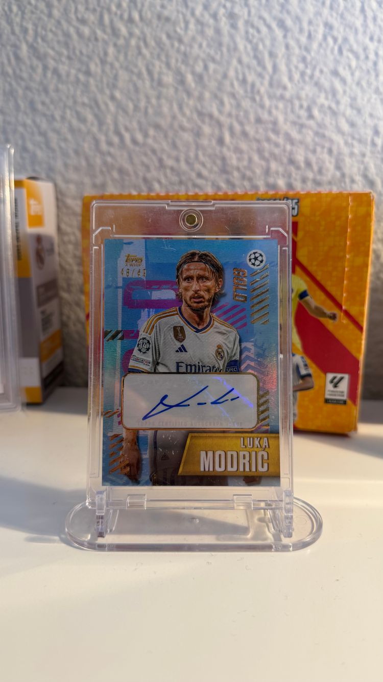 Topps Topps Gold Luka Modric Auto /49 product image