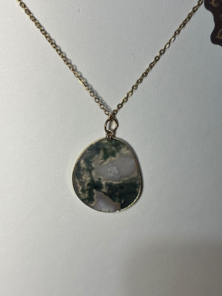 Moss gate Pendant Necklace
